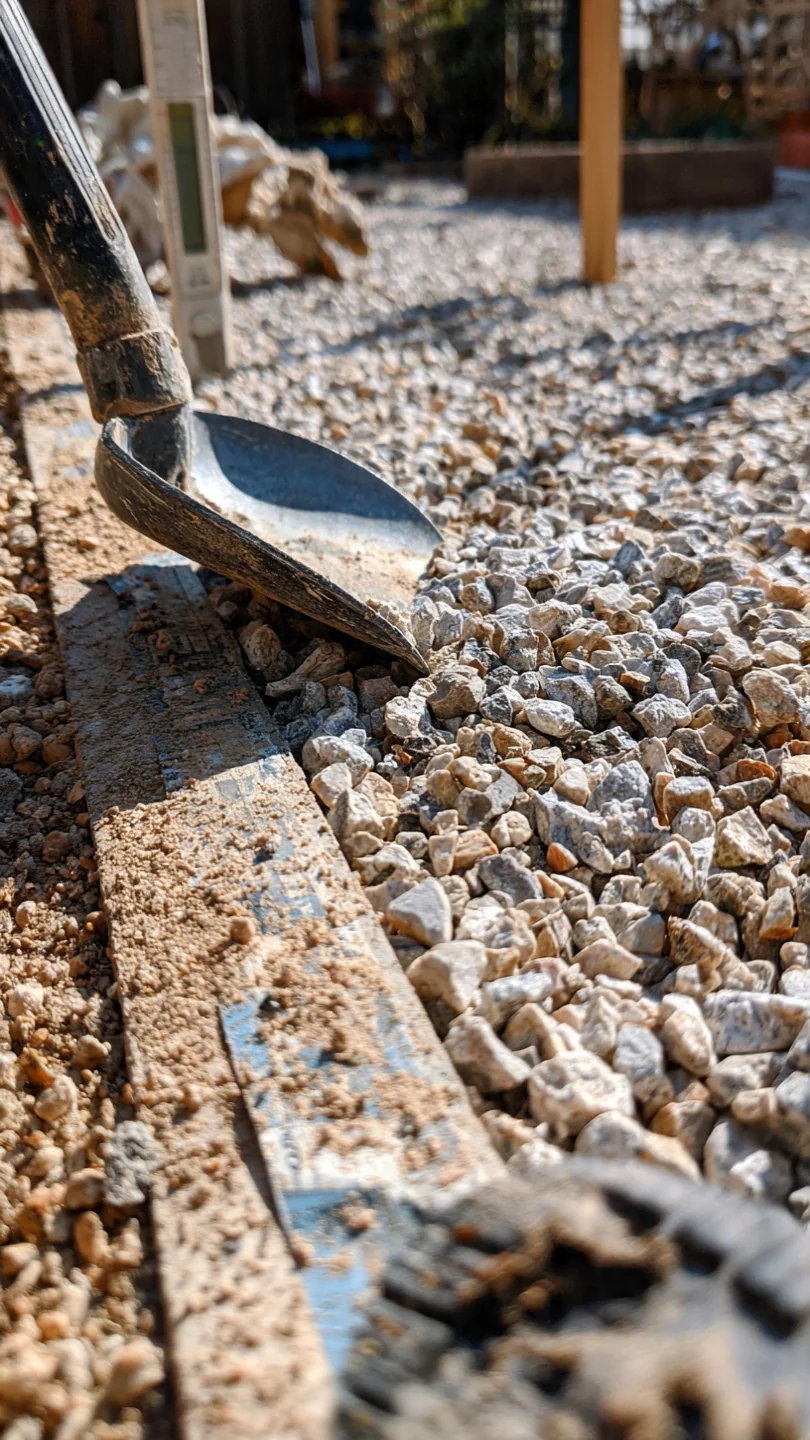 courtyard-garden-ideas-modern-minimalist-gravel-courtyard.jpg