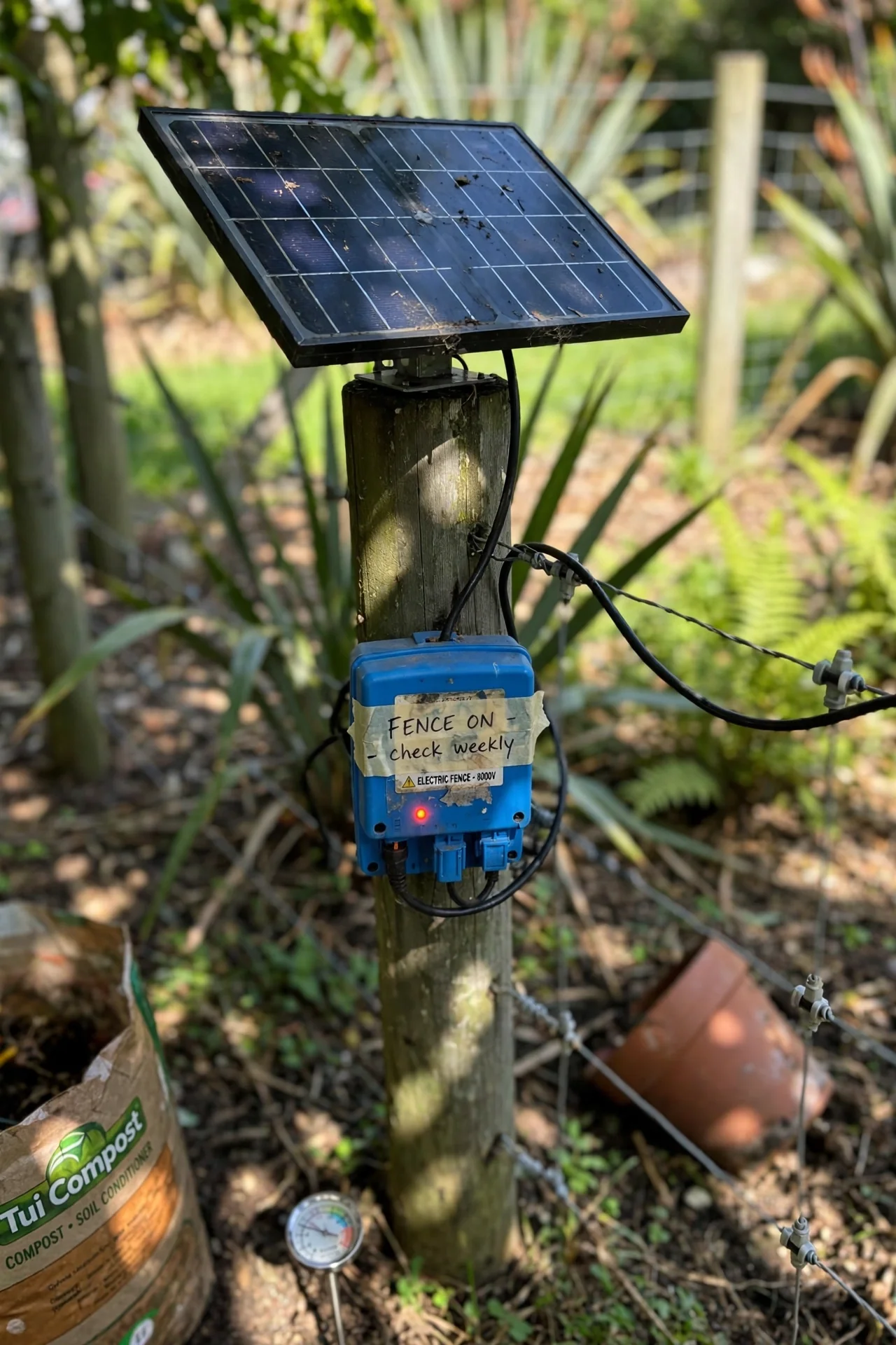 deer-fence-kit-solar-powered-electric.jpg